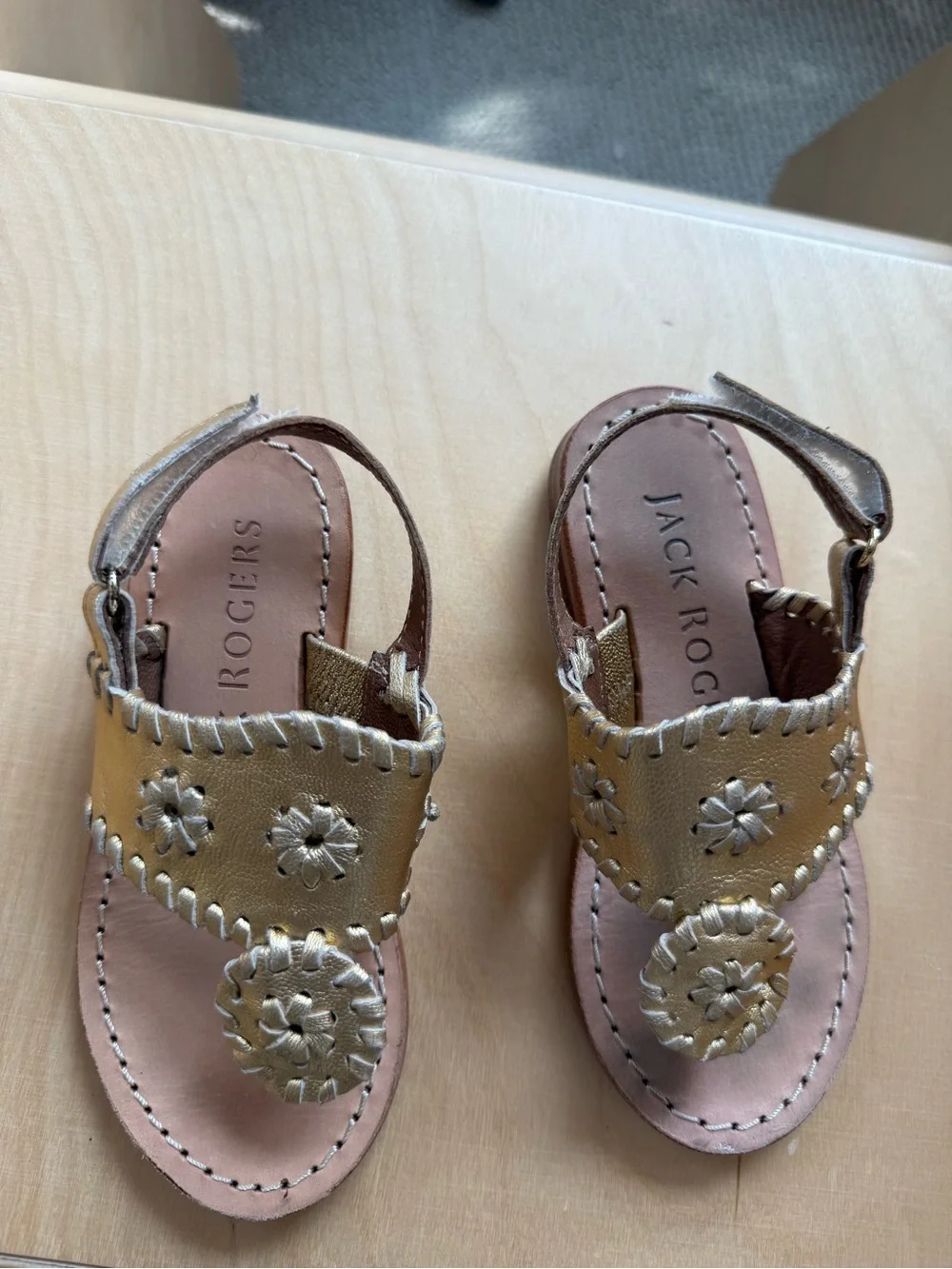 Jack Rogers Gold Leather Floral T-Strap Sandals - Kids